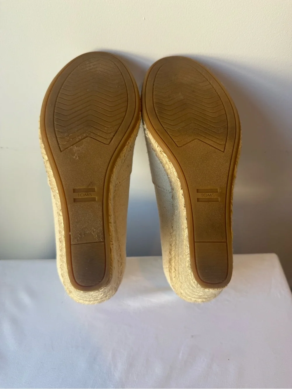 TOMS Canvas Espadrille Peep Toe Wedges Size 9